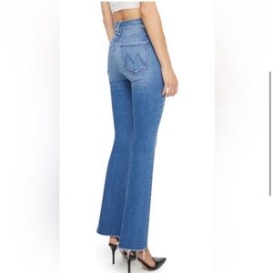 Mother the weekender
fray jeans size 28